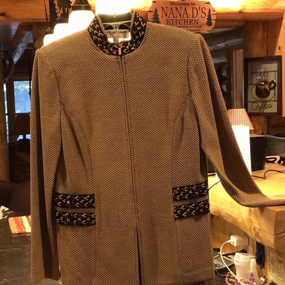 Gorgeous St John Collection suit.